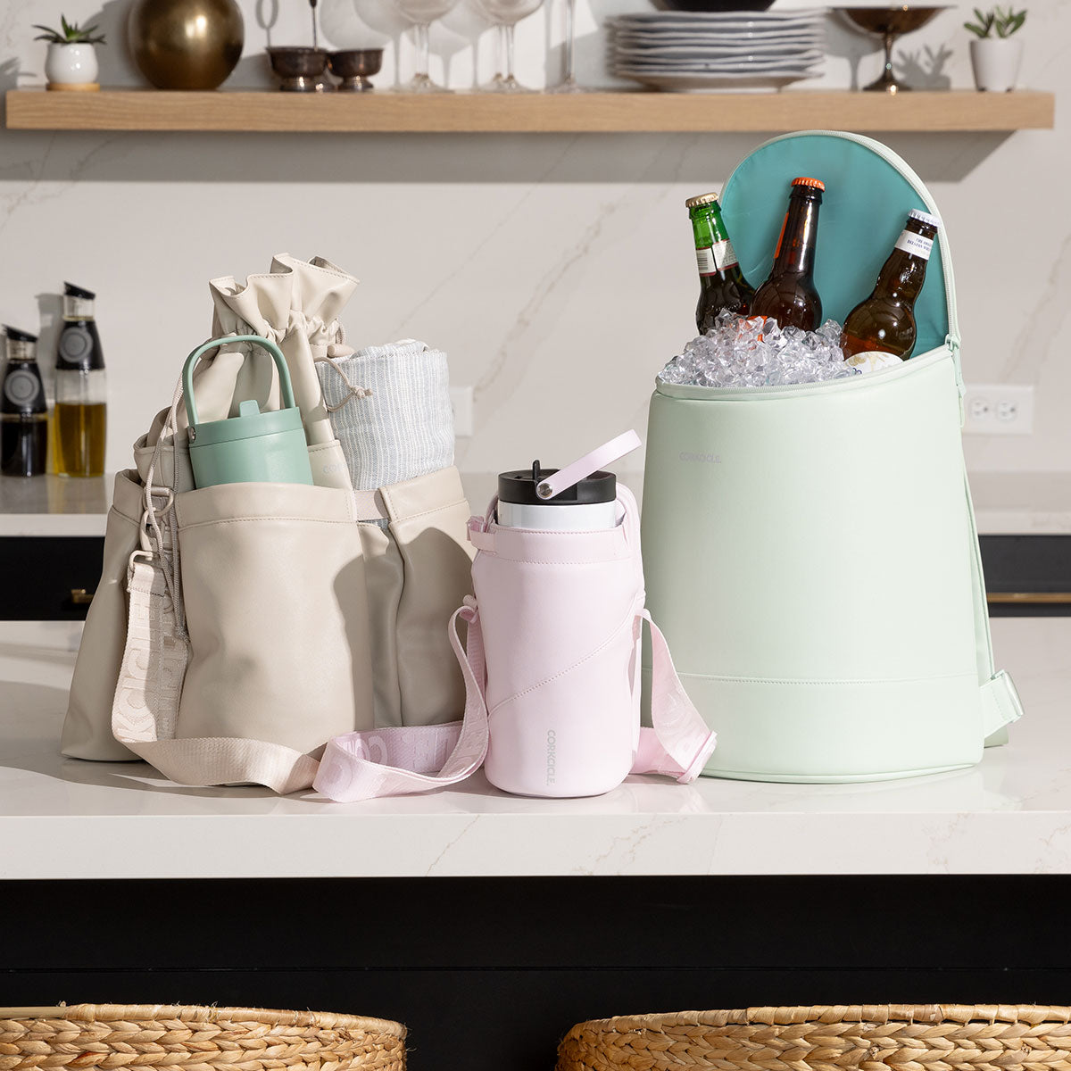 beverage-bucket-bag-c0 6c4793ad3b8e--group-lifestyle1.jpg