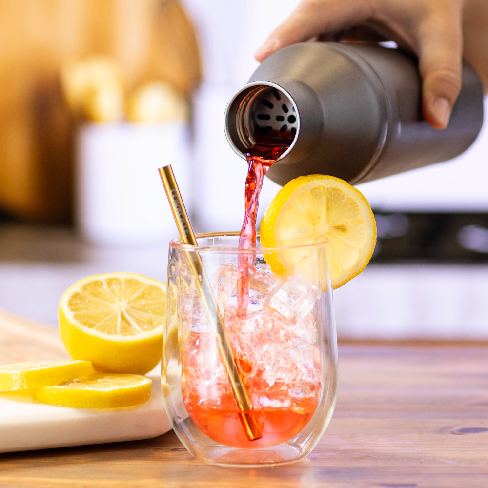 cocktail-shaker-lid-b2 Cocktail_Shaker_lifestyle_1_0f873eef-26b9-477a-b301-4dde25c00201.png